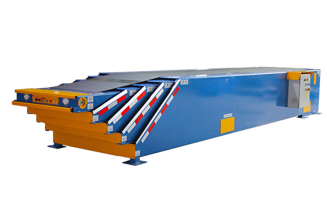 它可以在長(zhǎng)度方向上自由伸縮，隨時(shí)控制輸送機(jī)的長(zhǎng)度